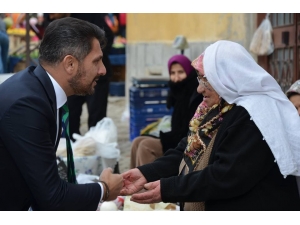 Başkan Yüzügüllü Halk Pazarında