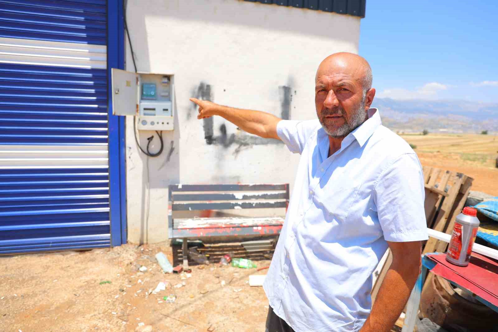 elektrigi-kesilen-besici-yardim-bekliyor