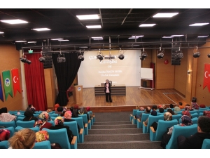 ‘Aile Ve Çocuk’ Seminerlerinin İlki Geyve’de Düzenlendi