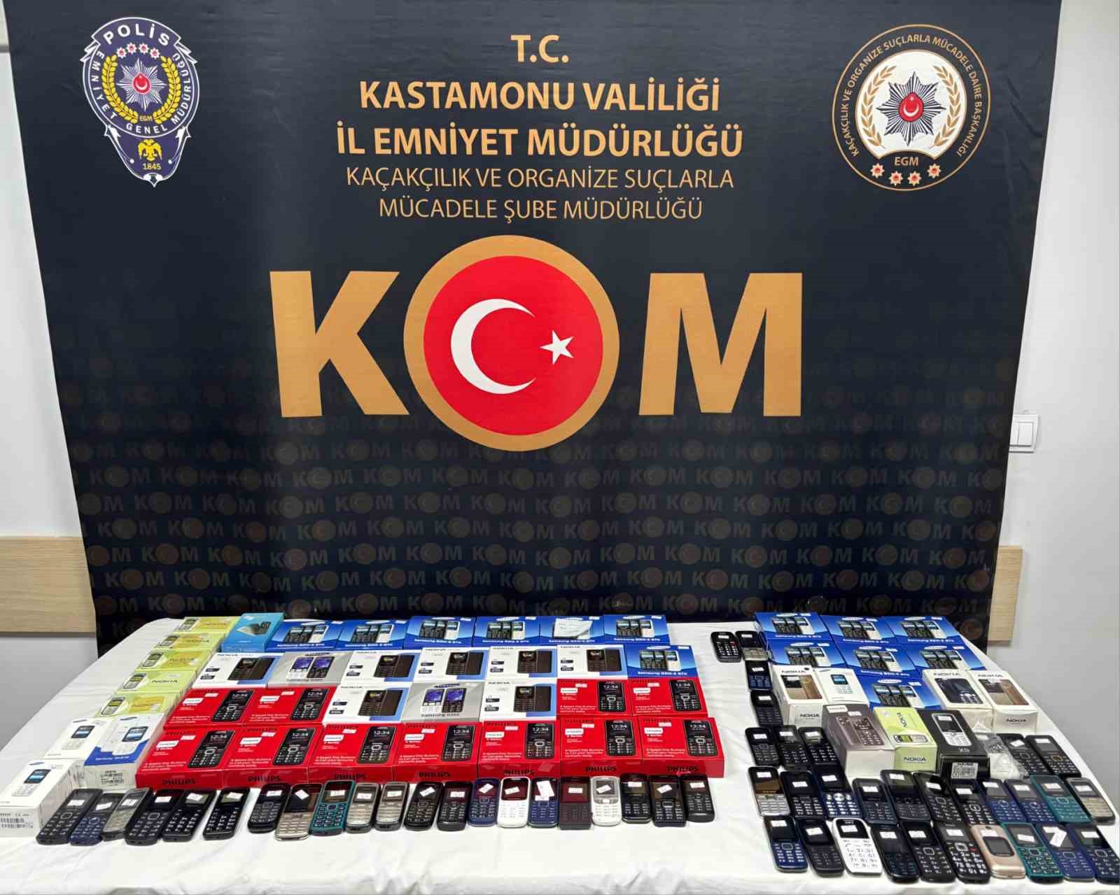 kastamonu-da-102-adet-kacak-cep-telefonu-ele-gecirildi