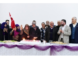 Hayatlarında İlk Defa Doğum Günü Kutladılar