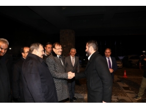 Çavuşoğlu Ve Eroğlu’nun Teleferik Keyfi