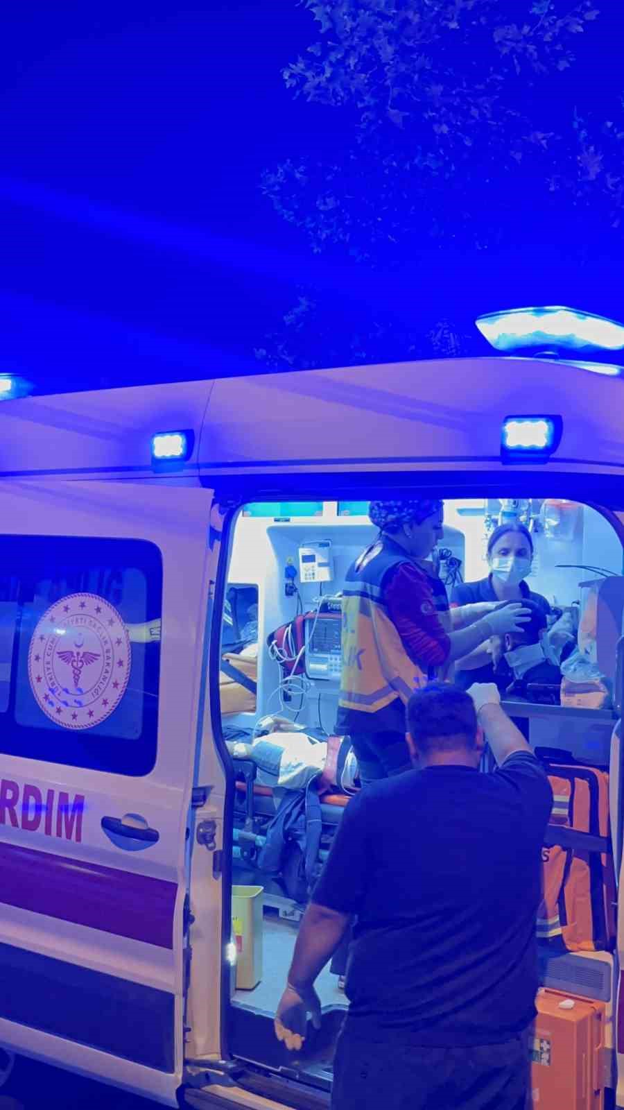 semt-pazari-yolunda-kaza-iki-kardes-yaralandi