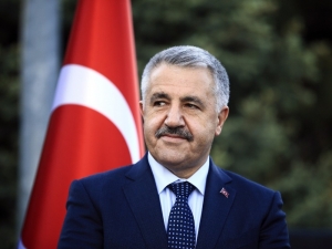 Bakan Arslan: "İstanbul Yeni Havalimanı İlk Yılında En Az 70 Milyon Yolcu Ağırlayacak"