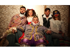 Sinop’ta “Kral Çıplak” Oyunu Sahnelendi