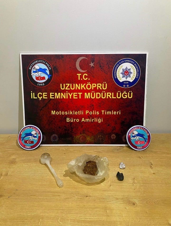uzunkopru-de-supheli-aractan-uyusturucu-cikti