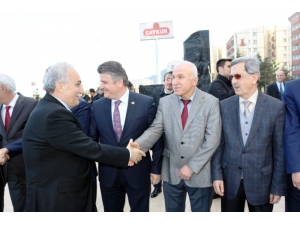 Bakan Fakıbaba: “2 Bin Dekar Olan Organik Çay Tarım Havzası Bu Yıl 40 Bin Dekara Çıkarılacak"