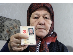 Kimliğinde Ay Ve Gün Yazmıyor