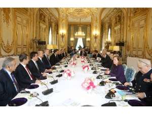 Cumhurbaşkanı Erdoğan, Paris’te Heyetler Arası Öğle Yemeğine Katıldı