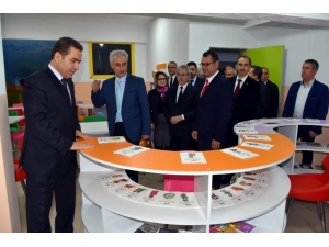 Aliağa’da “Z” Kütüphane Açıldı