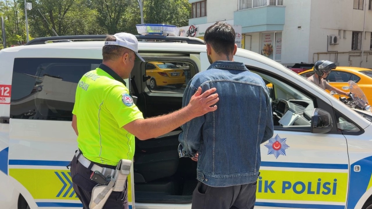bolu-da-trafigi-kapatip-mesale-yakan-asker-konvoyuna-ceza-yagdi