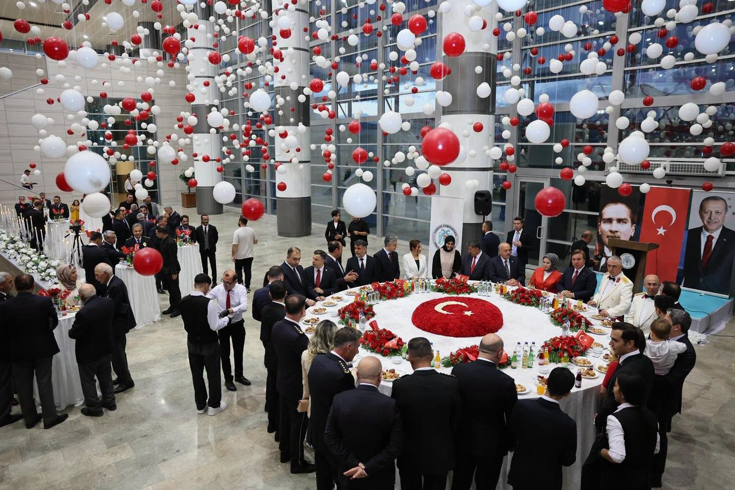 erzincan-da-30-agustos-zafer-bayrami-resepsiyonu-duzenlendi