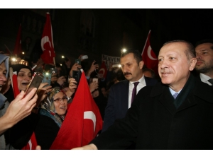 Cumhurbaşkanı Erdoğan’a Fransa’da Sevgi Seli