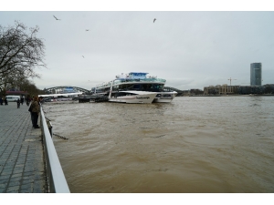 Almanya’da Su Baskını Tehlikesi