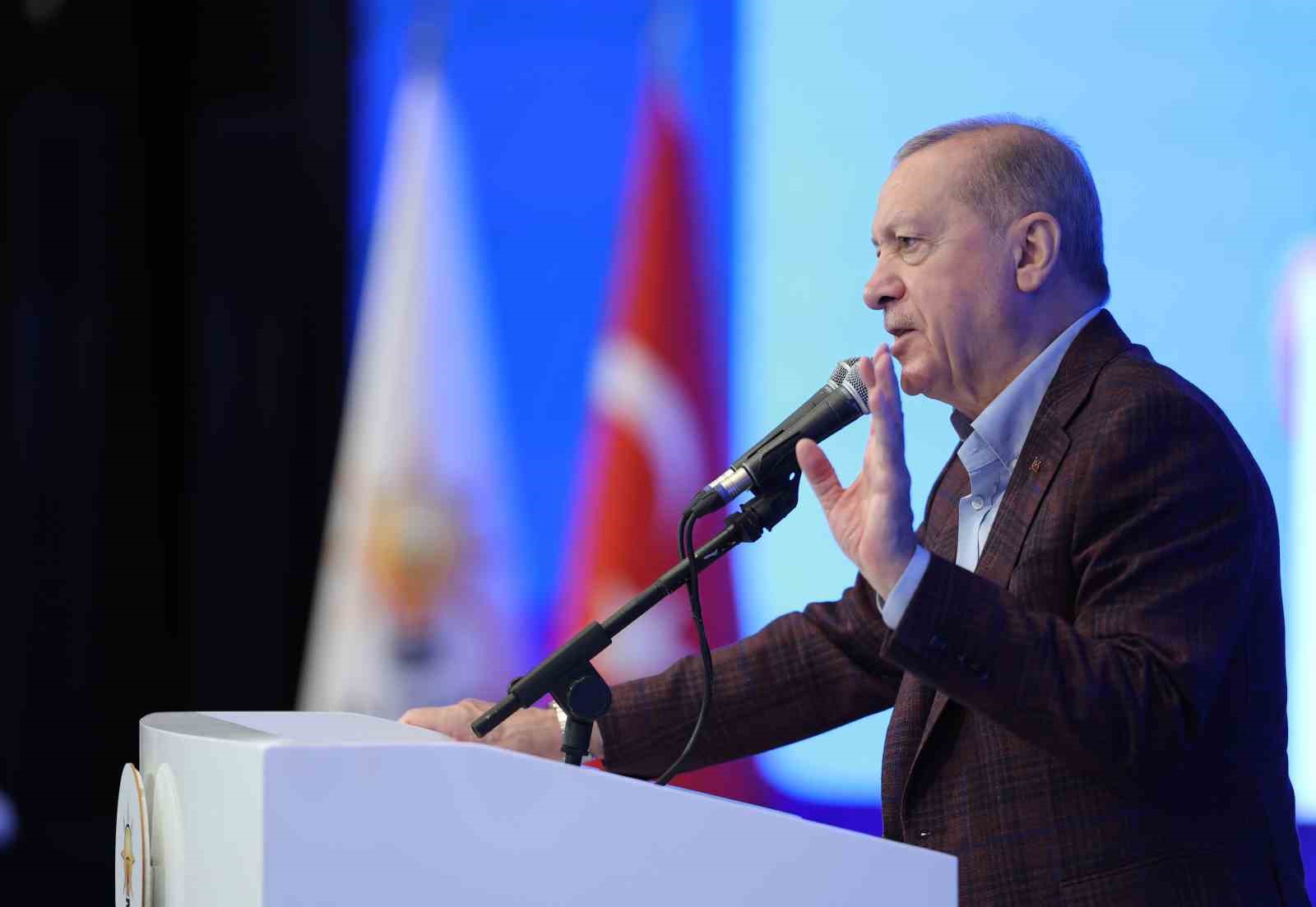 cumhurbaskani-erdogan-cahil-geri-kafali-bazi-fosiller-cikiyor-basortusune-basortuluye-kin-kusuyor