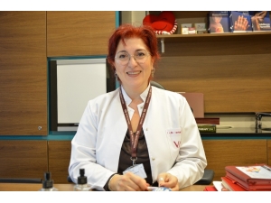 İltihaplı Omurga Romatizması En Çok Gençlerde Görülüyor