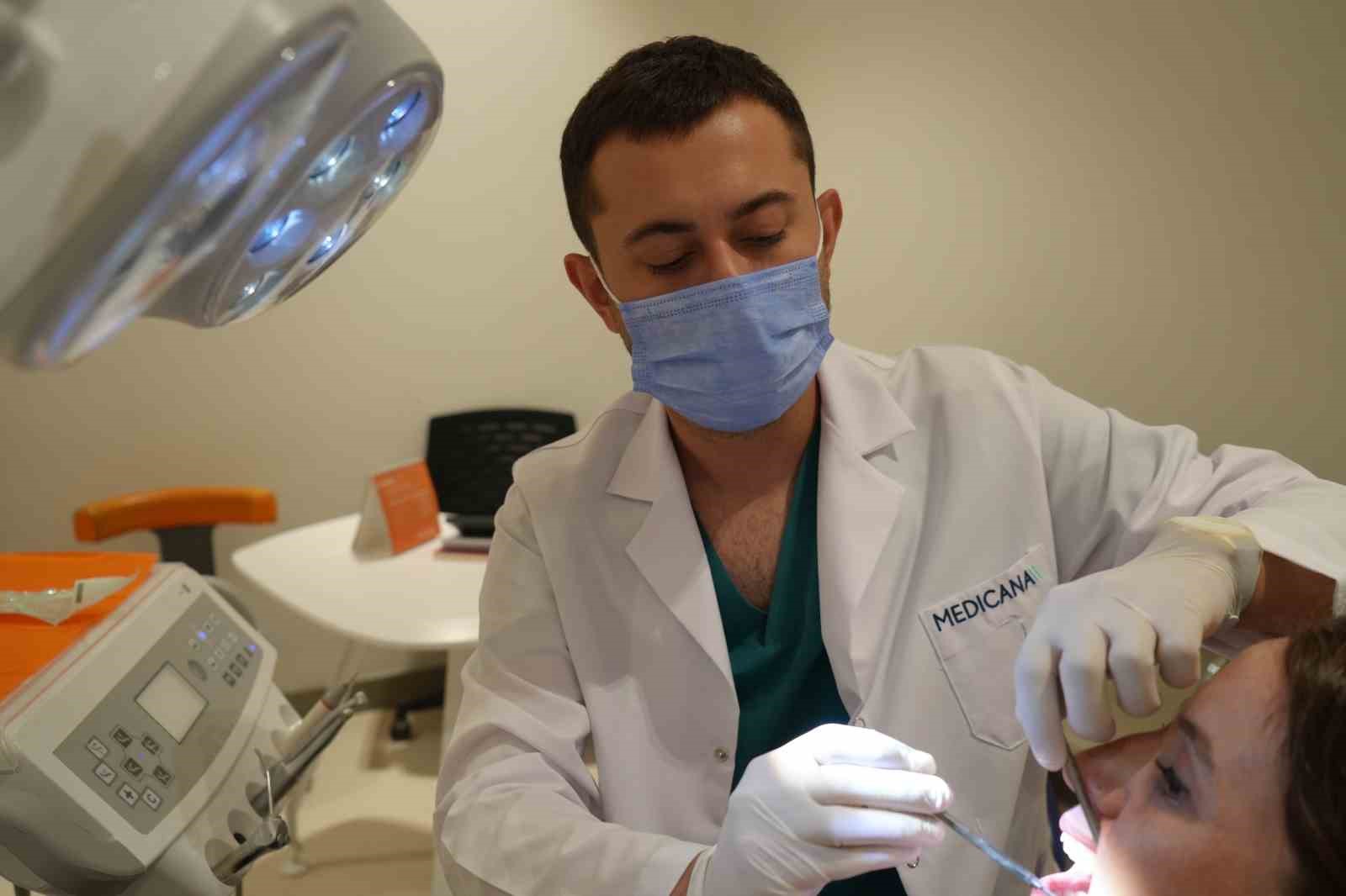 cene-kemigi-erimesi-implant-tedavisine-engel-degil