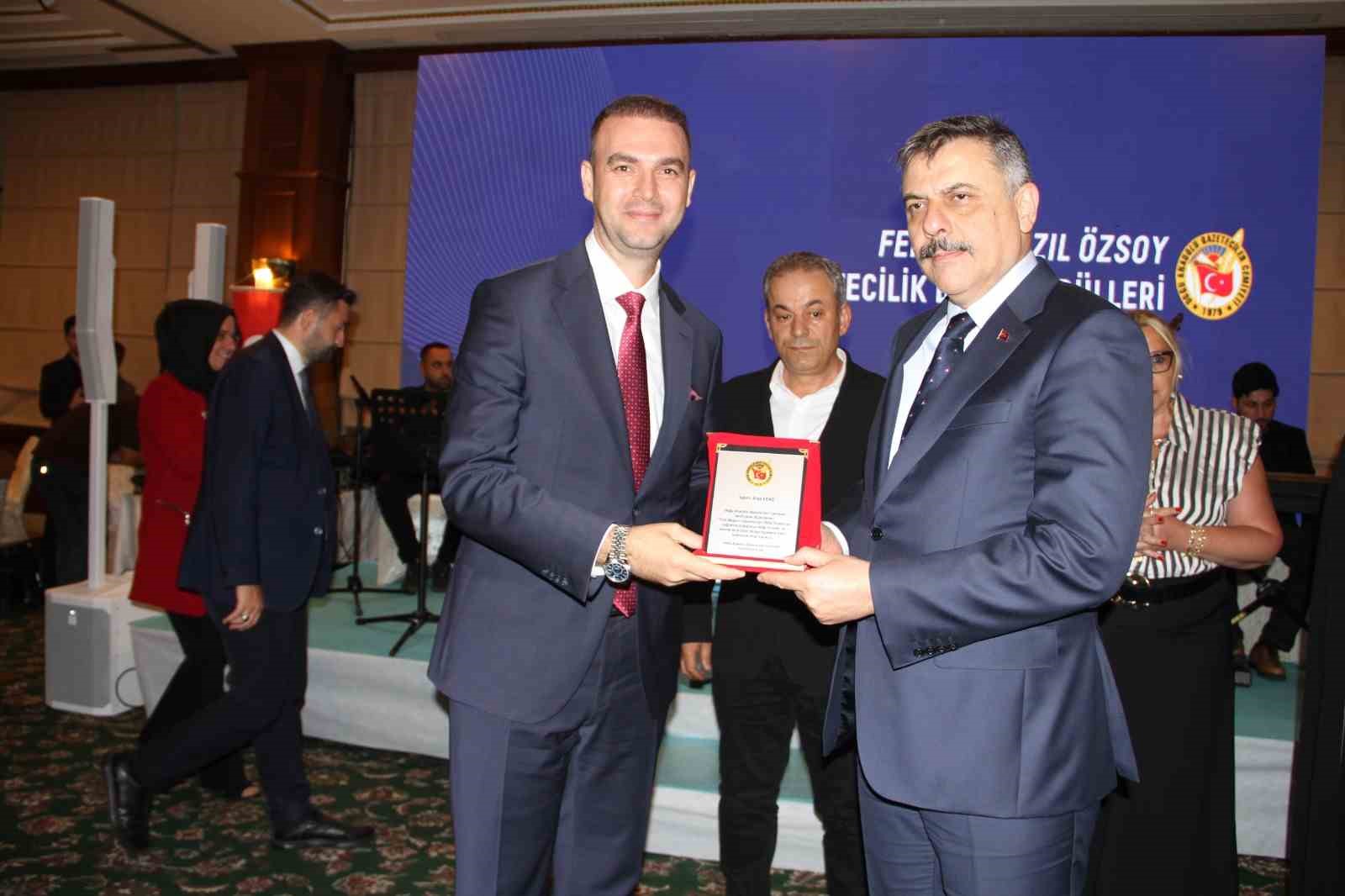 aras-elektrik-e-tesekkur-plaketi
