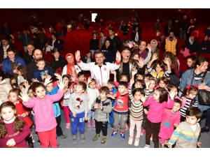 Çocuklar ’’Kukla Show’’ İle Gönüllerince Eğlendi