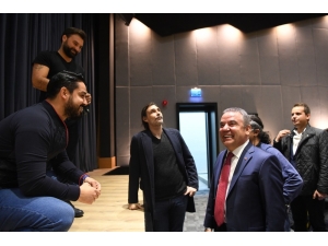 Erdal Beşikçioğlu, Nazım Hikmet Fuar Merkezi’nde.