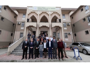 Başkan Karaosmanoğlu’ndan Derince Çınarlı Mesleki Ve Teknik Anadolu Lisesi’ne Ziyaret