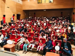 Kozan Eğitim Bir Sen’den Çocuklara Tiyatro Etkinliği
