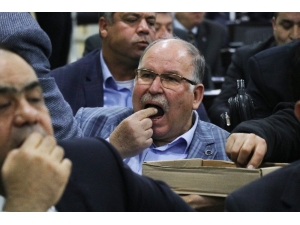 Meclisin İlk Toplantısına Hurmalı Başlangıç