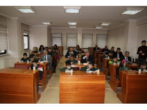 Dinç: "Kitap Okumak Boş Zaman Etkinliği Değildir”