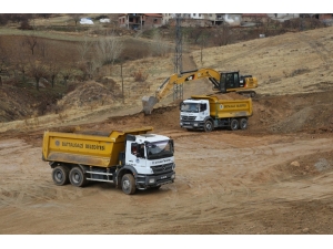 Çamurlu Mahallesinde Yol Açma Çalışmaları