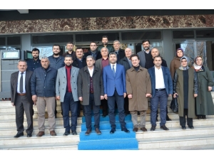 Ak Parti Yeşilyurt İlçe Başkanı Yalçınkaya Mazbatasını Aldı