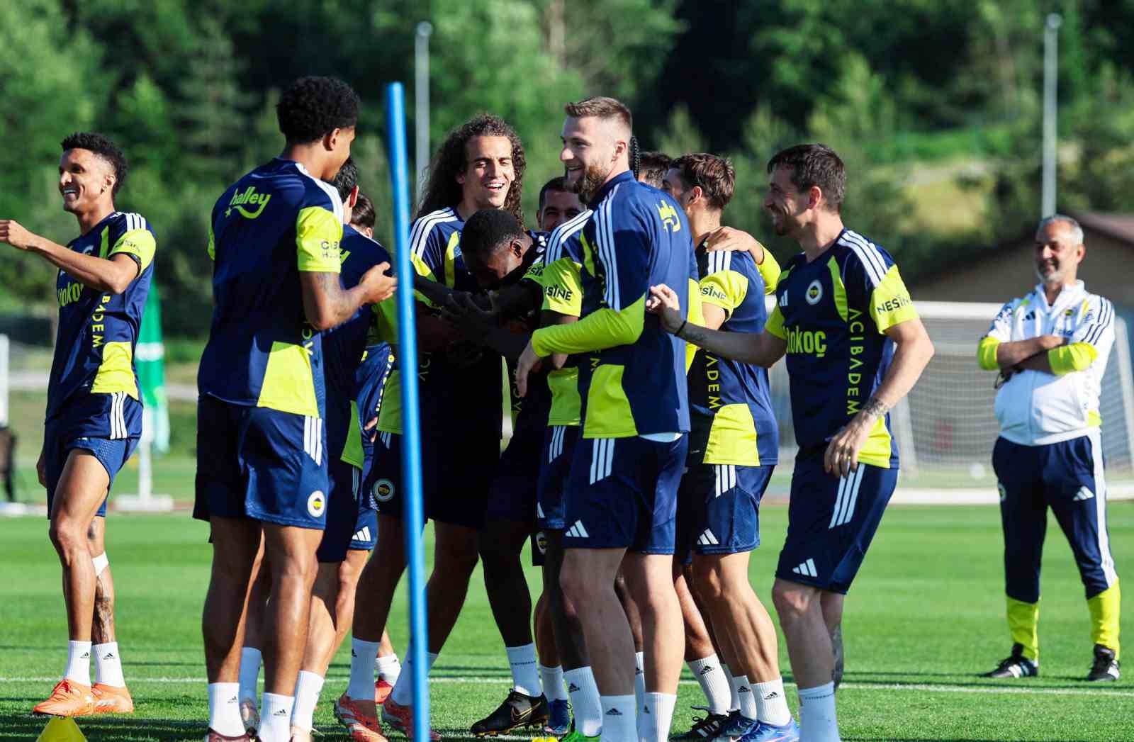 fenerbahce-once-salonda-sonra-sahada-calisti