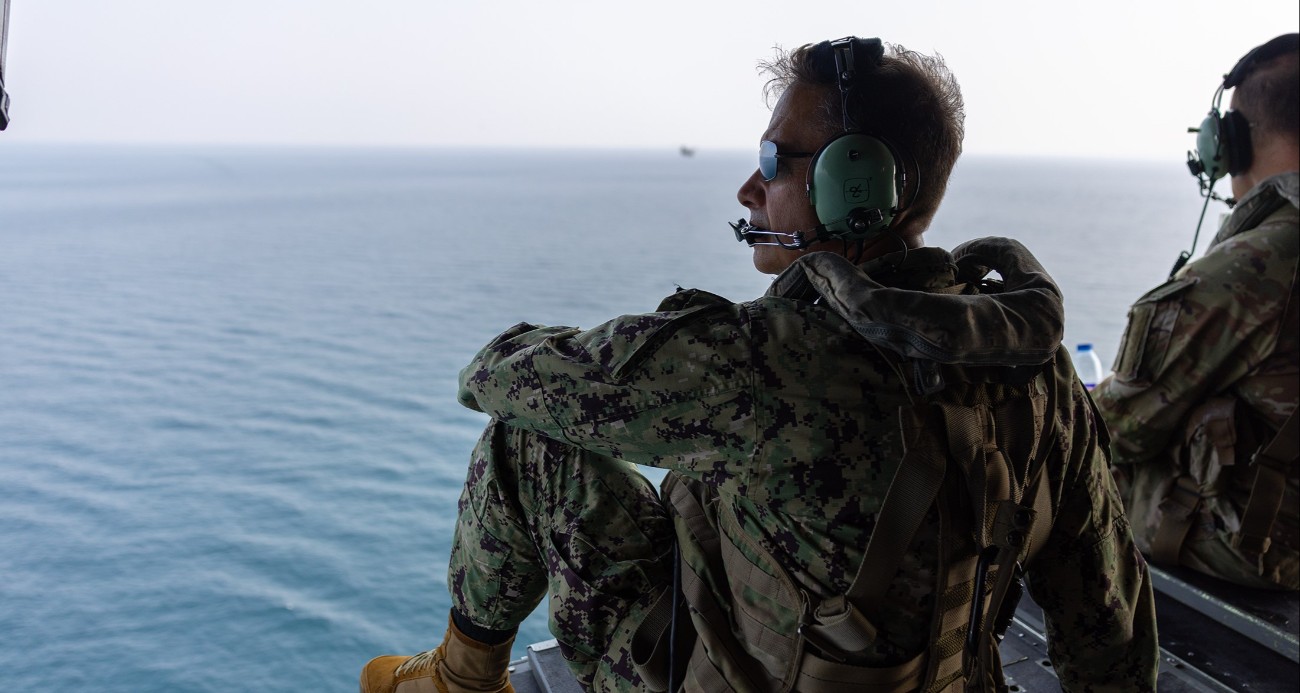 centcom-komutani-cooper-hurmuz-bogazi-uzerinden-helikopterle-ucus-gerceklestirdi