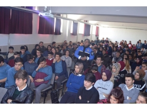 Polislerden, Öğrencilere ’Kişisel Güvenlik Ve Suçtan Korunma’ Eğitimi Verildi