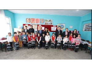 İstanbul’dan Çukurcalı Çocuklara Hediye