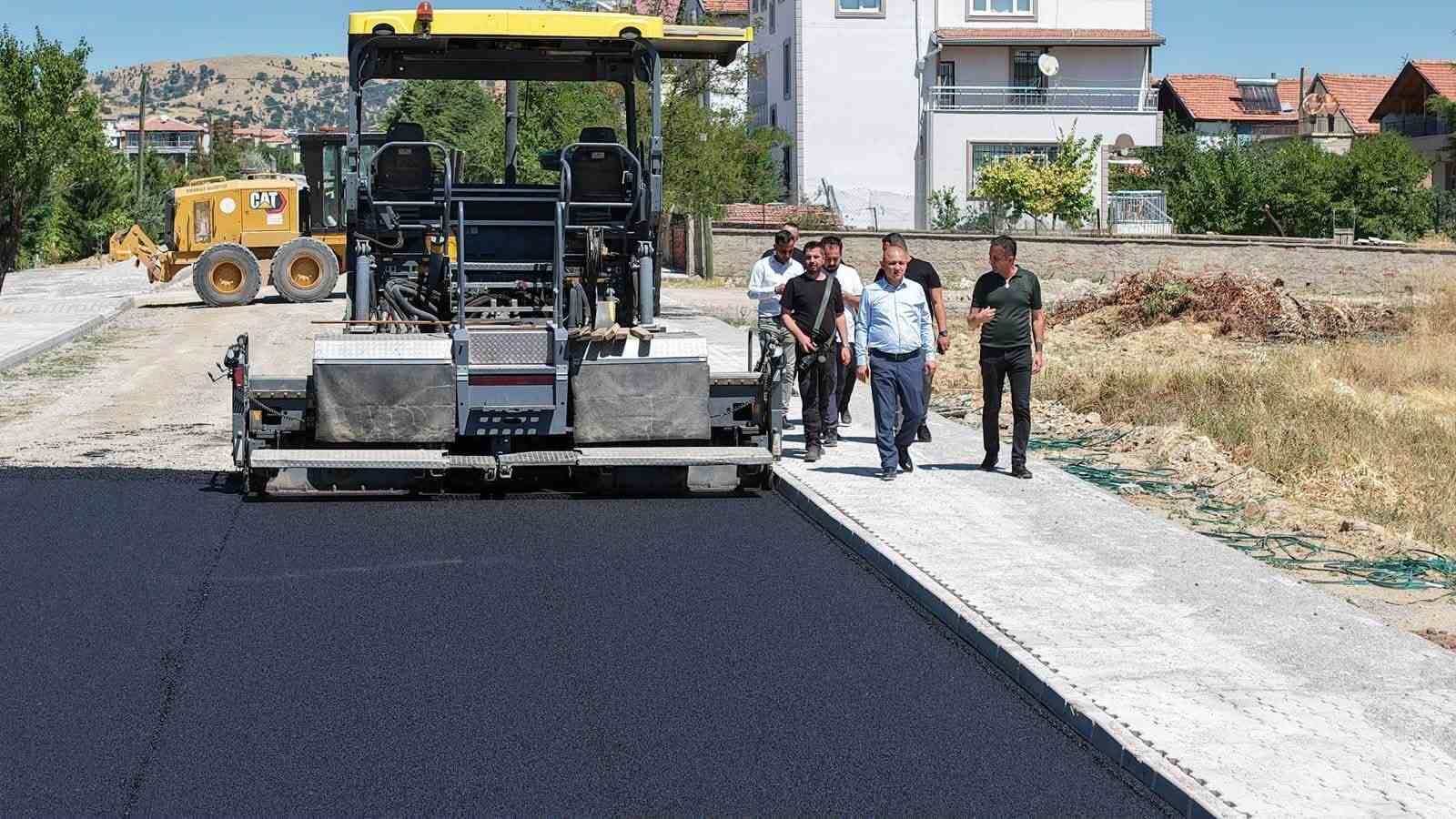 kirikkale-belediyesi-osmangazi-mahallesi-nin-yollarini-yeniliyor