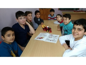 Simav’daki Gençlik Merkezi’nde “Akıl Ve Zeka Oyunları” Dersi