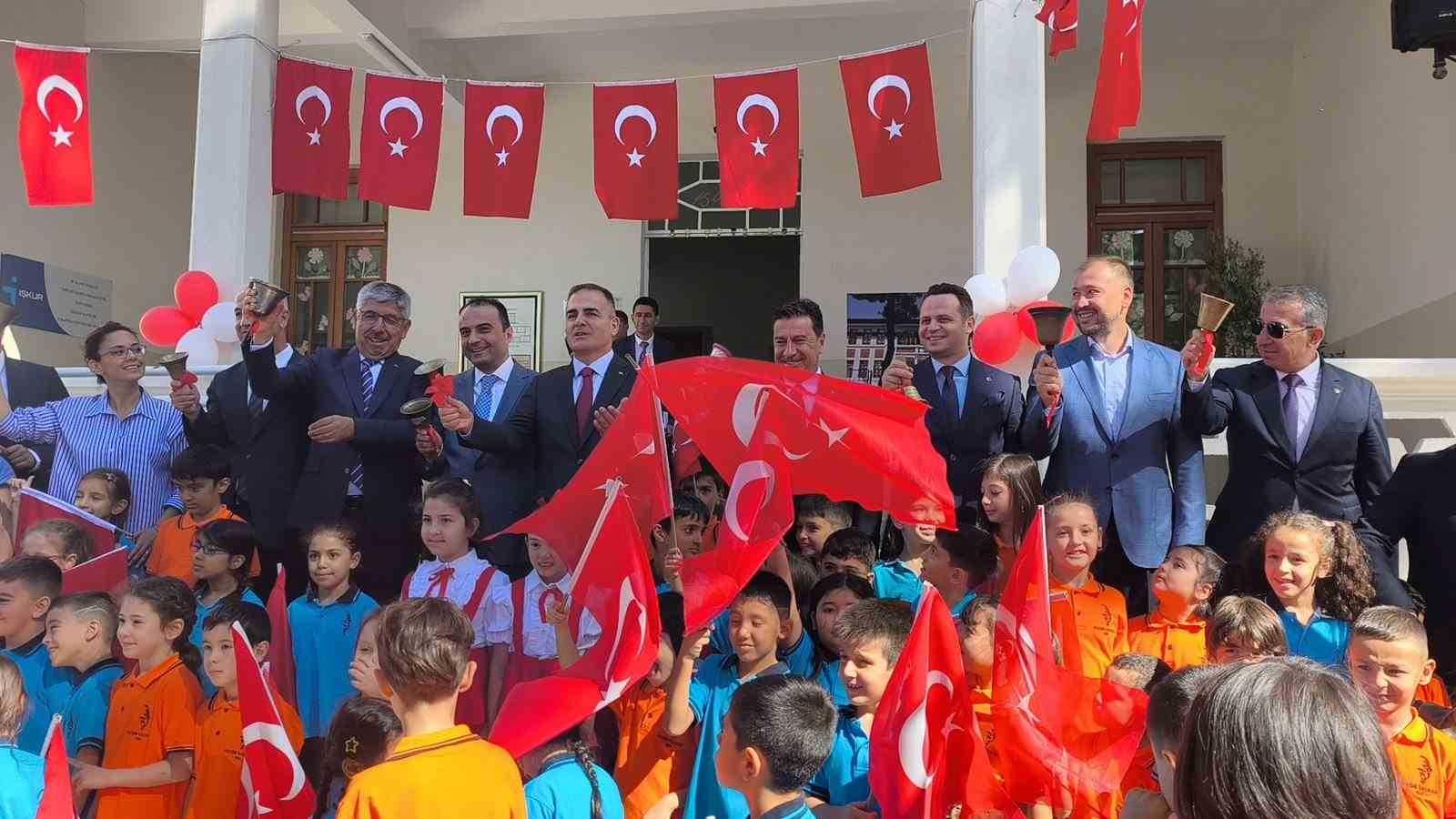 mugla-da-2026-2027-egitim-ogretim-yilinin-ilk-ders-zili-caldi