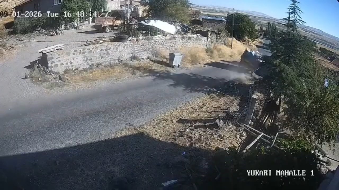 traktor-kazasinda-agir-yaralanan-75-yasindaki-kadin-hayatini-kaybetti