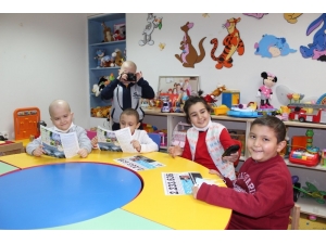 Lösemili Çocuklardan Gazetecilere Kutlama