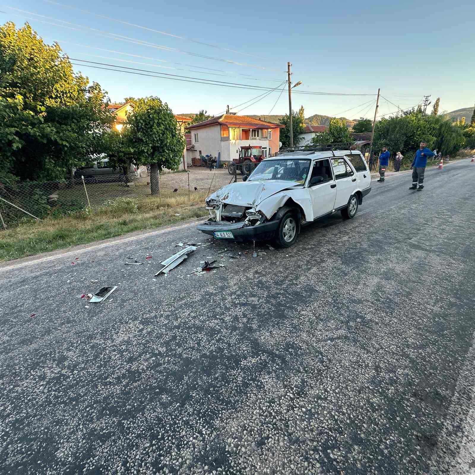 bilecik-te-maddi-hasarla-atlatilan-trafik-kazasi