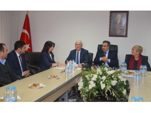 Suriyeli Mülteciler Tekstil İşçisi Olacak