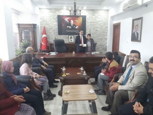 Kitap Okuma Yarışmasında Dereceye Giren Öğrenciler Ödüllendirildi