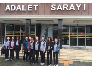 Öğrenciler Geleceklerini Planlıyor