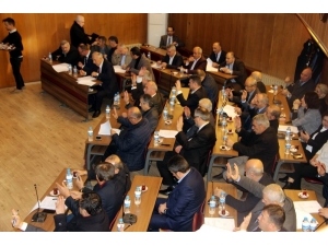 220 Milyonluk Ek Kredi Talebi Komisyondan Geçti