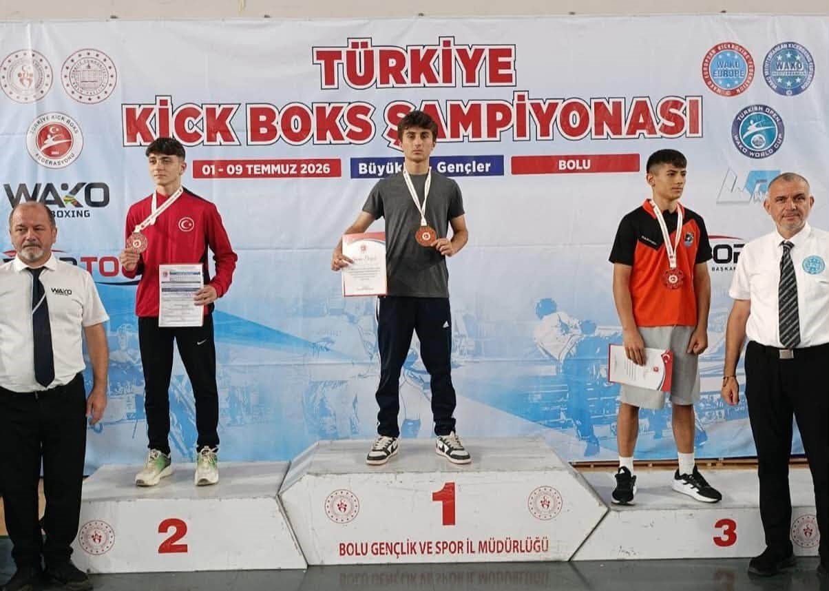 erzincanli-kick-boksculardan-turkiye-sampiyonasi-nda-basari