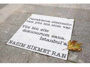 Nazım Hikmet’in Şiirleri Kadıköy Sokaklarında
