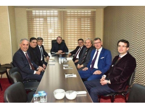 Ak Partili Belediye Başkanları Bir Araya Geldi