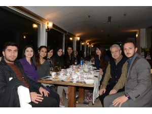 Öğretmenler, Yorucu Geçen Dönemin Sonunda Müzikle Eğlendi