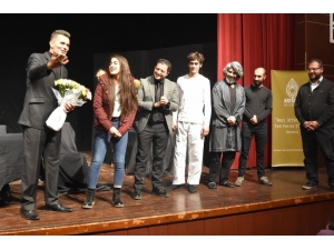 Artuklu Belediyesinden Tiyatro Şöleni