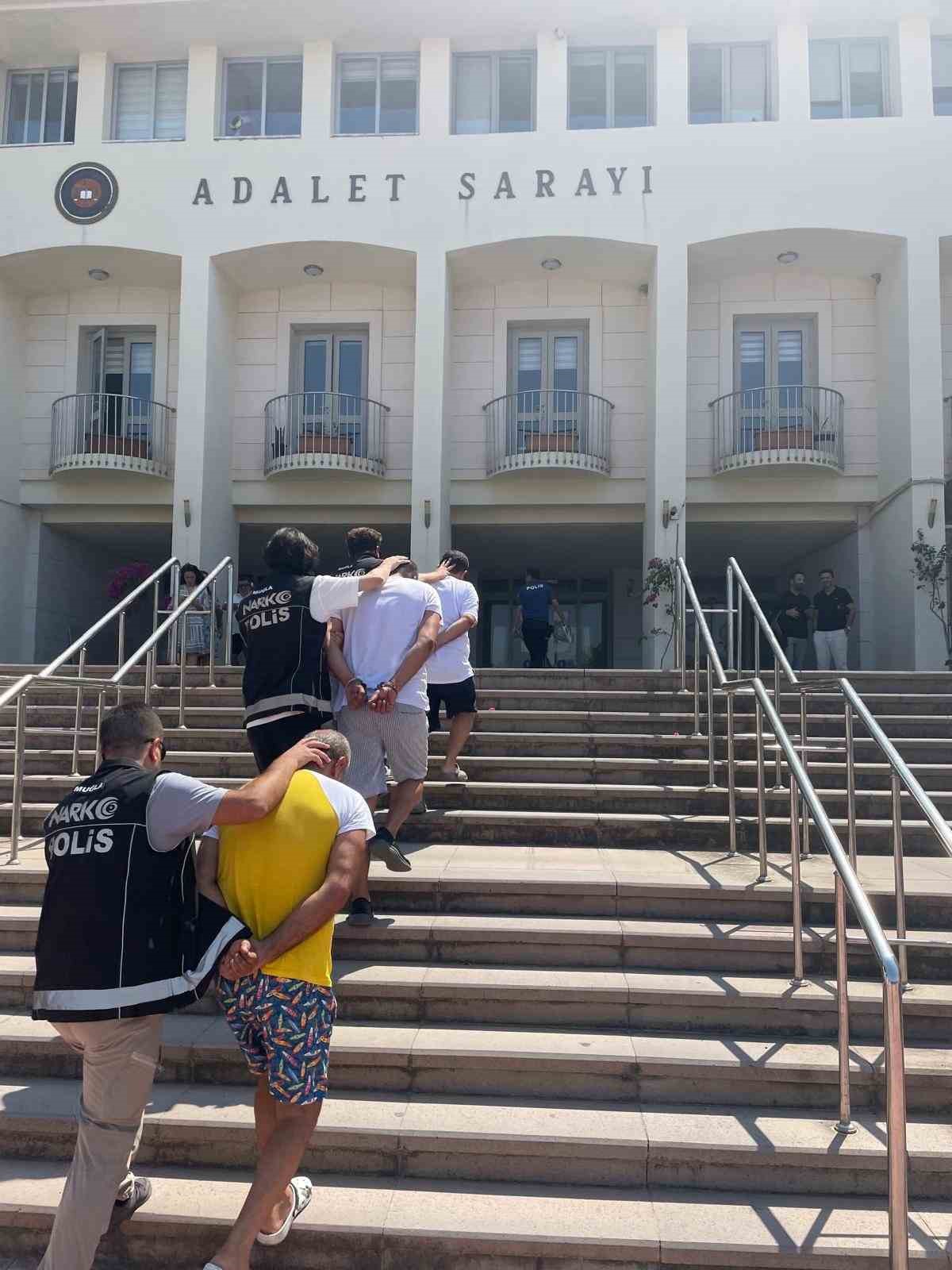 bodrum-da-uyusturucu-ticaretine-sucustu-2-supheli-yakalandi